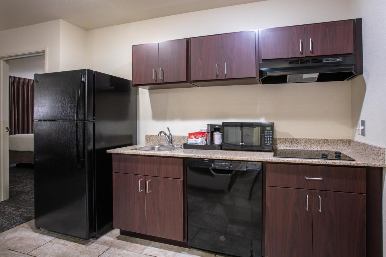 Cobblestone Inn & Suites - Pine Bluffs エクステリア 写真