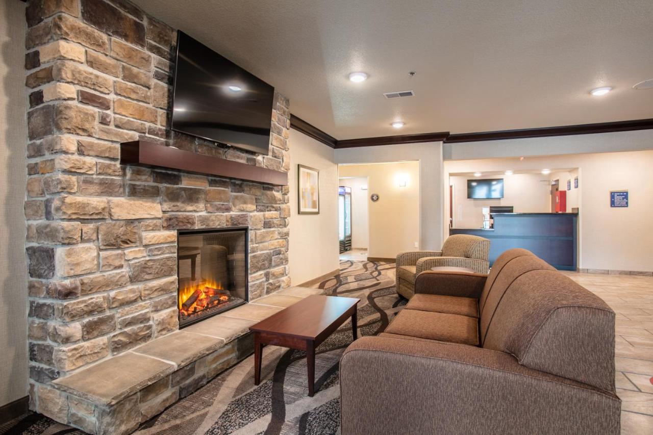 Cobblestone Inn & Suites - Pine Bluffs エクステリア 写真