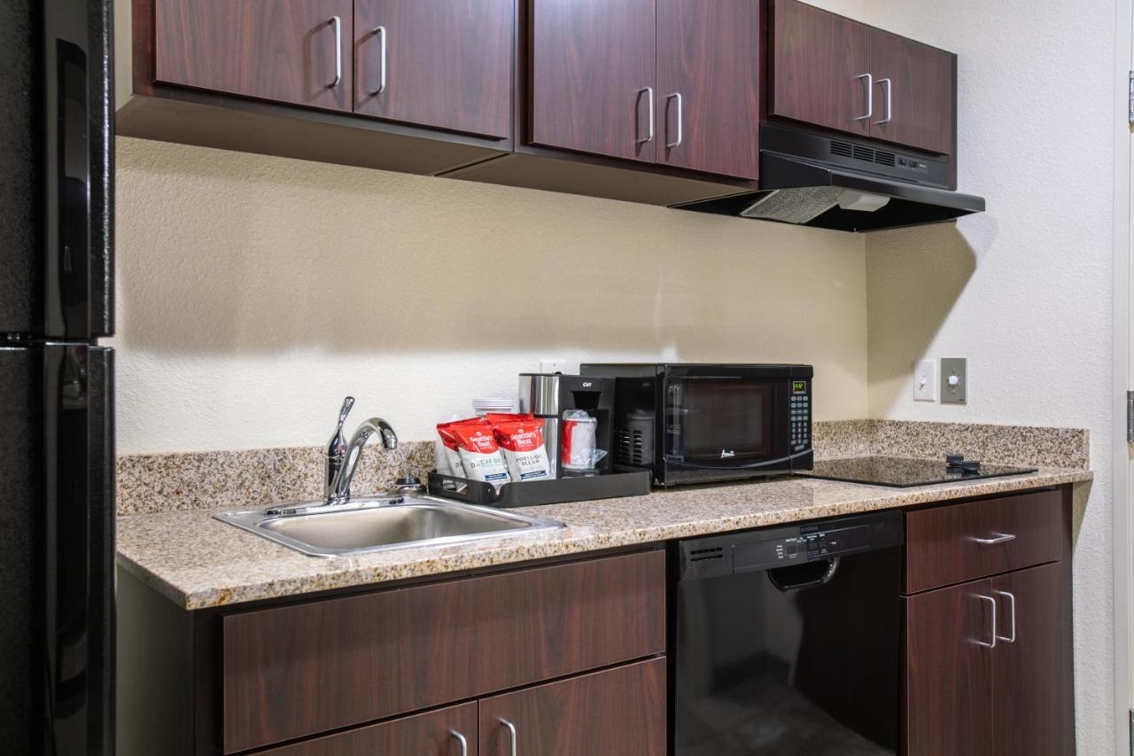 Cobblestone Inn & Suites - Pine Bluffs エクステリア 写真