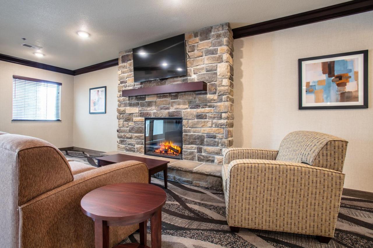 Cobblestone Inn & Suites - Pine Bluffs エクステリア 写真