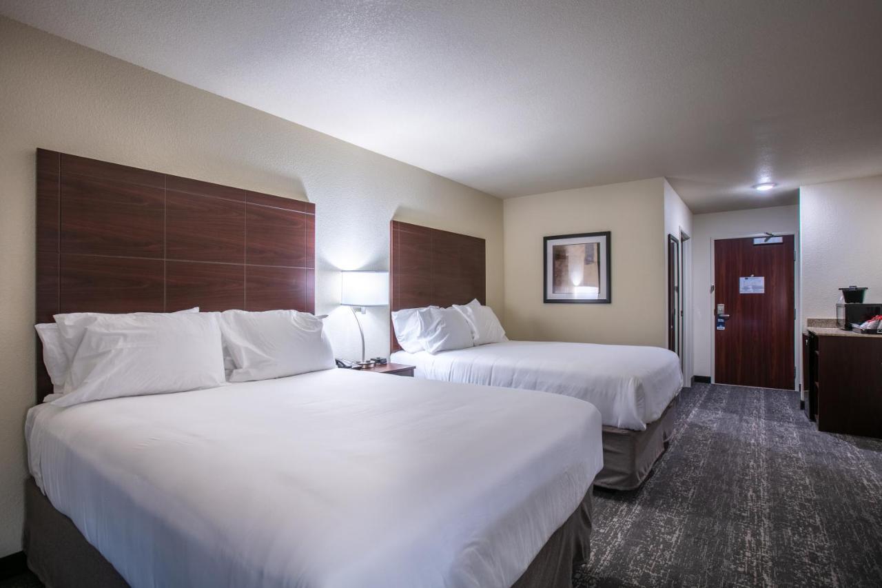 Cobblestone Inn & Suites - Pine Bluffs エクステリア 写真