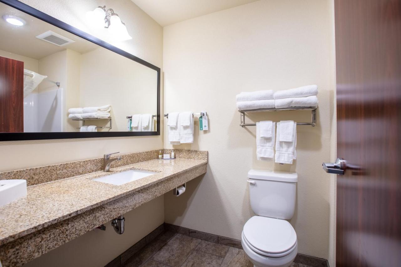 Cobblestone Inn & Suites - Pine Bluffs エクステリア 写真